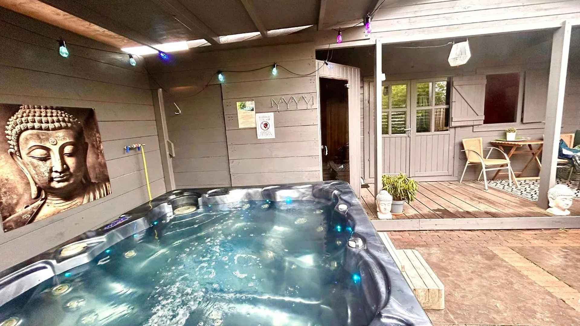 Buddha Style Family House & Jacuzzi & Sauna Near Amsterdam Vijfhuizen 샬레